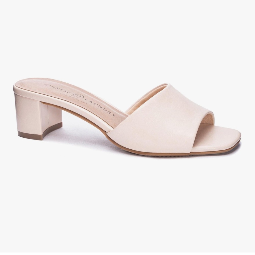 Chinese Laundry Women's Lana Slide Sandal Tan